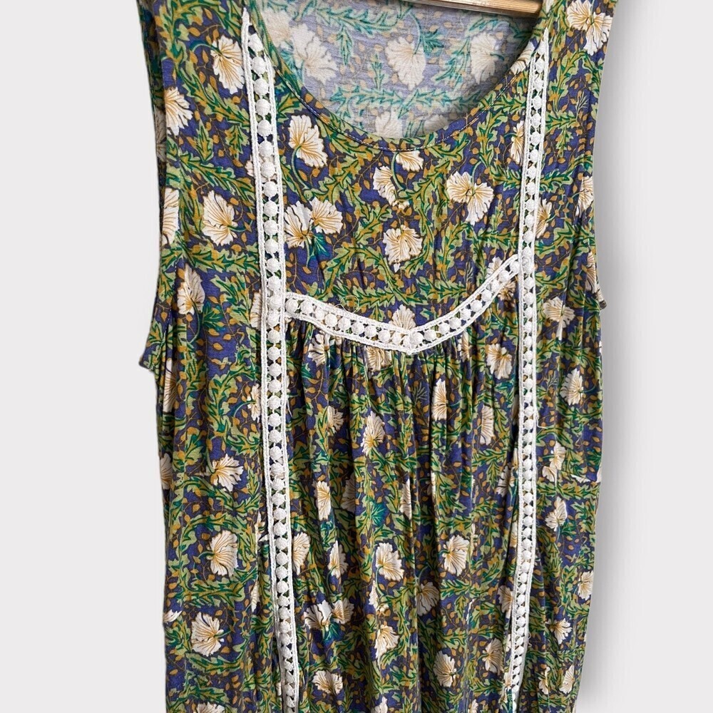 Moon & Sky Floral Tank Top Medium - Picture 3 of 7